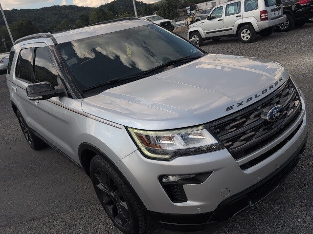 2018 Ford Explorer XLT photo 2