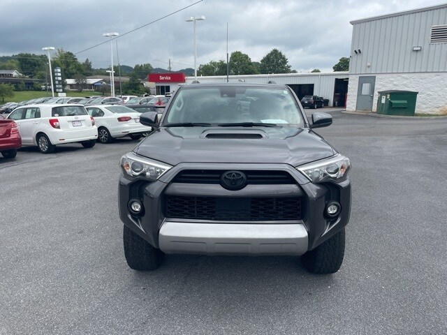 2022 Toyota 4Runner TRD Off-Road photo 3