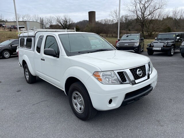 2015 Nissan Frontier S photo 2