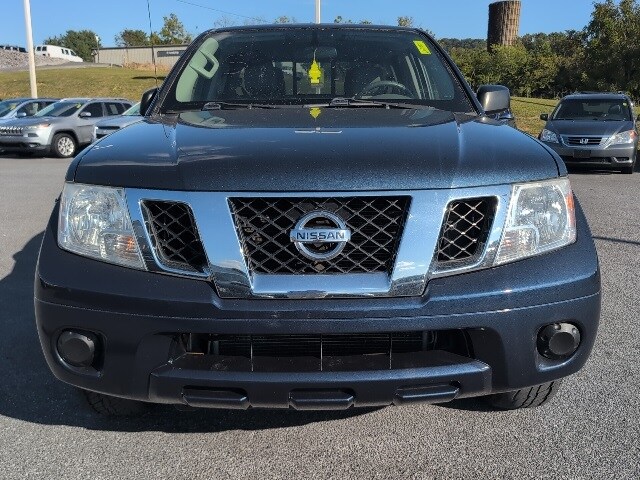 2019 Nissan Frontier SV photo 3