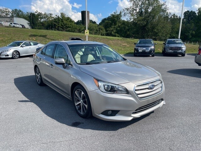 2017 Subaru Legacy 3.6R Limited photo 2