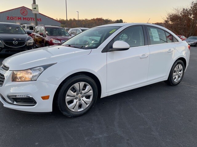 2016 Chevrolet Cruze photo 4