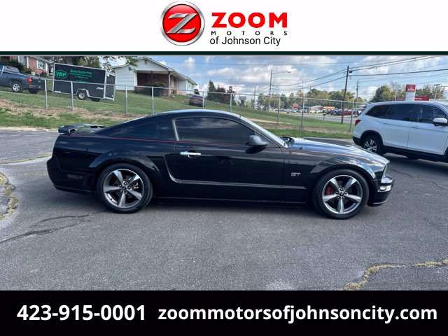 2005 Ford Mustang GT Deluxe