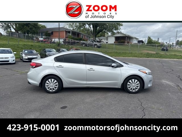 2017 Kia Forte LX AT's photo