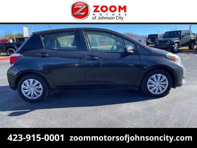 2013 Toyota Yaris LE's photo