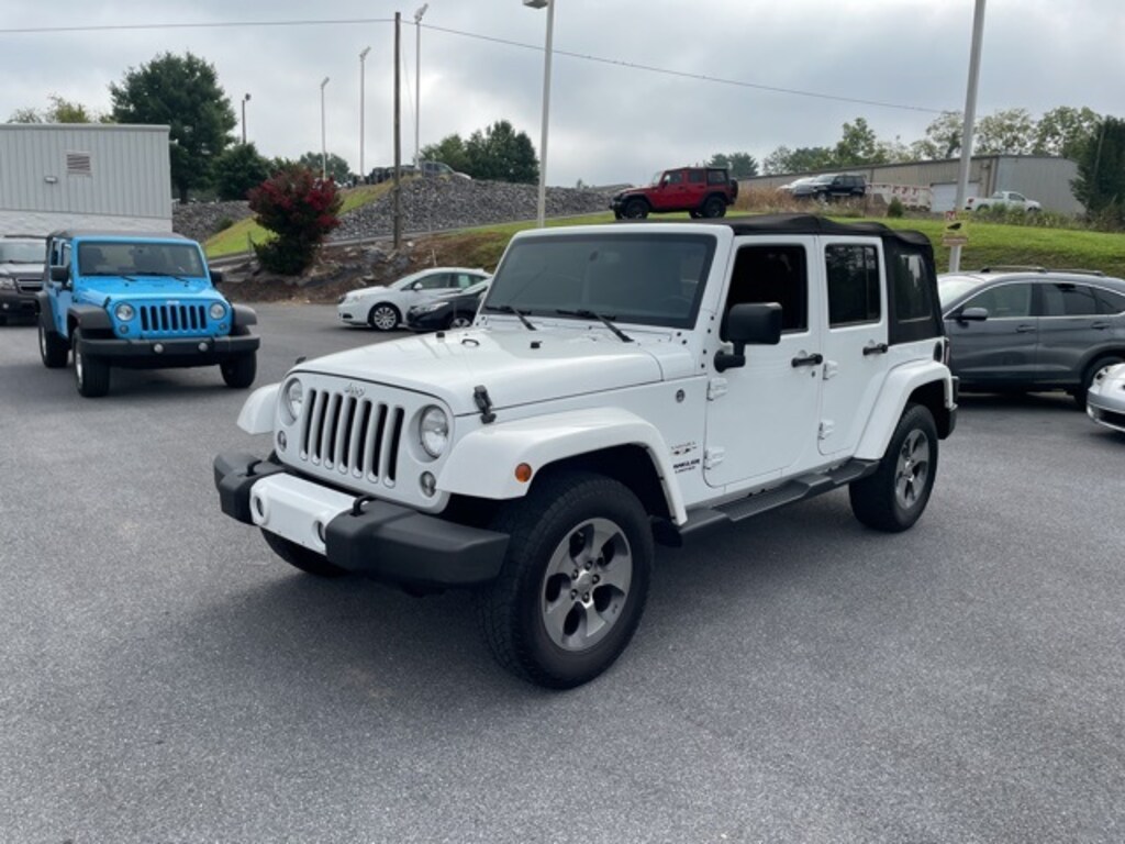 Used 2016 Jeep Wrangler Unlimited Sahara SUV