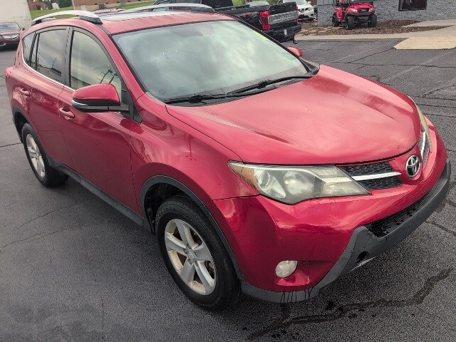 2014 Toyota RAV4 XLE photo 2