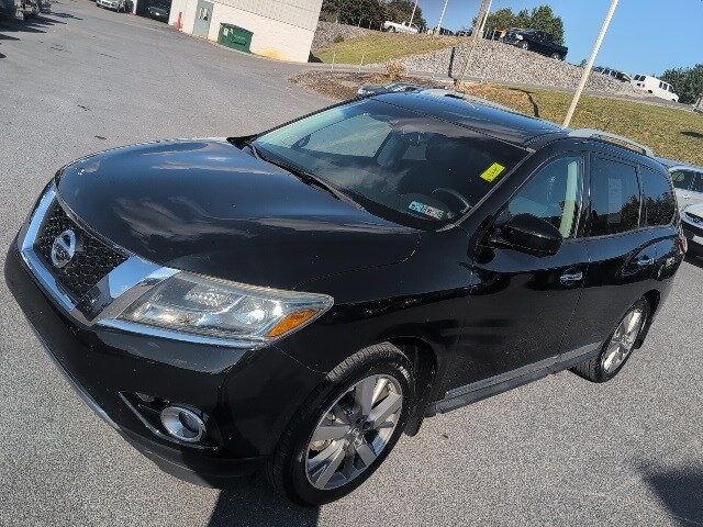 2013 Nissan Pathfinder Platinum photo 4