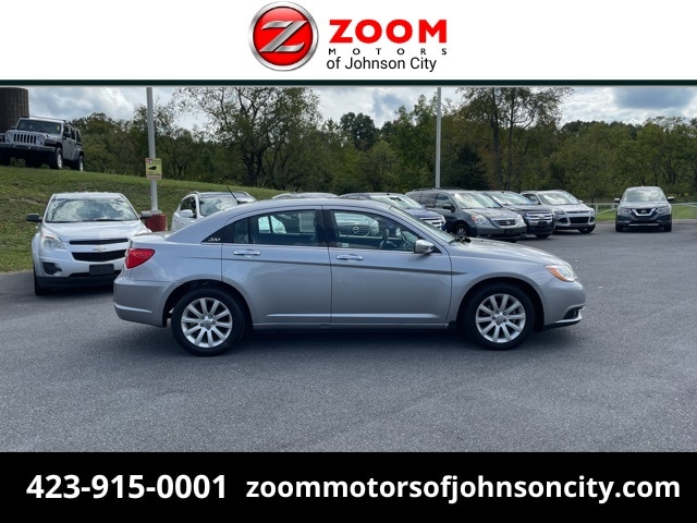 2014 Chrysler 200 Limited's photo