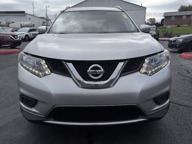 2015 Nissan Rogue SV photo 3