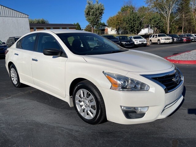 2015 Nissan Altima 2.5 S photo 2
