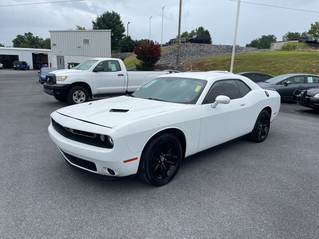 2015 Dodge Challenger SXT photo 4