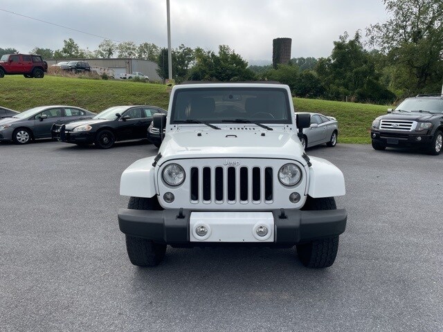 2016 Jeep Wrangler Unlimited Sahara photo 3