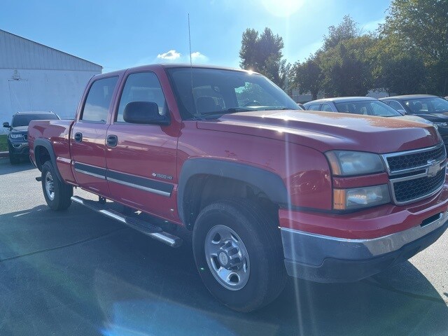 2007 Chevrolet Silverado LT photo 2