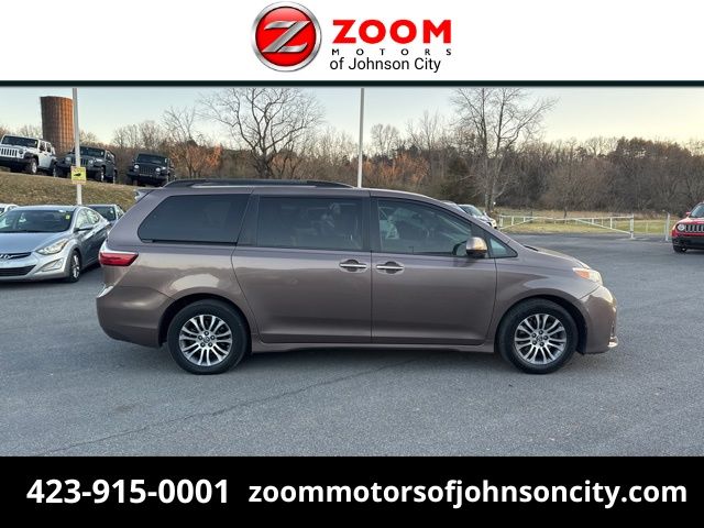 2018 Toyota Sienna XLE