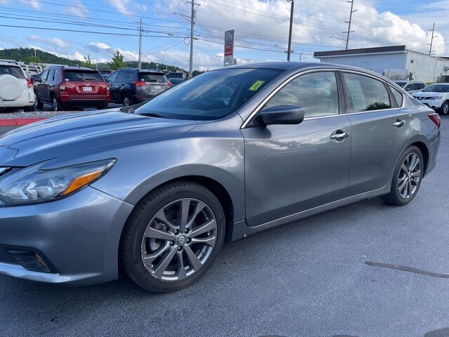 2018 Nissan Altima 2.5 SR photo 4