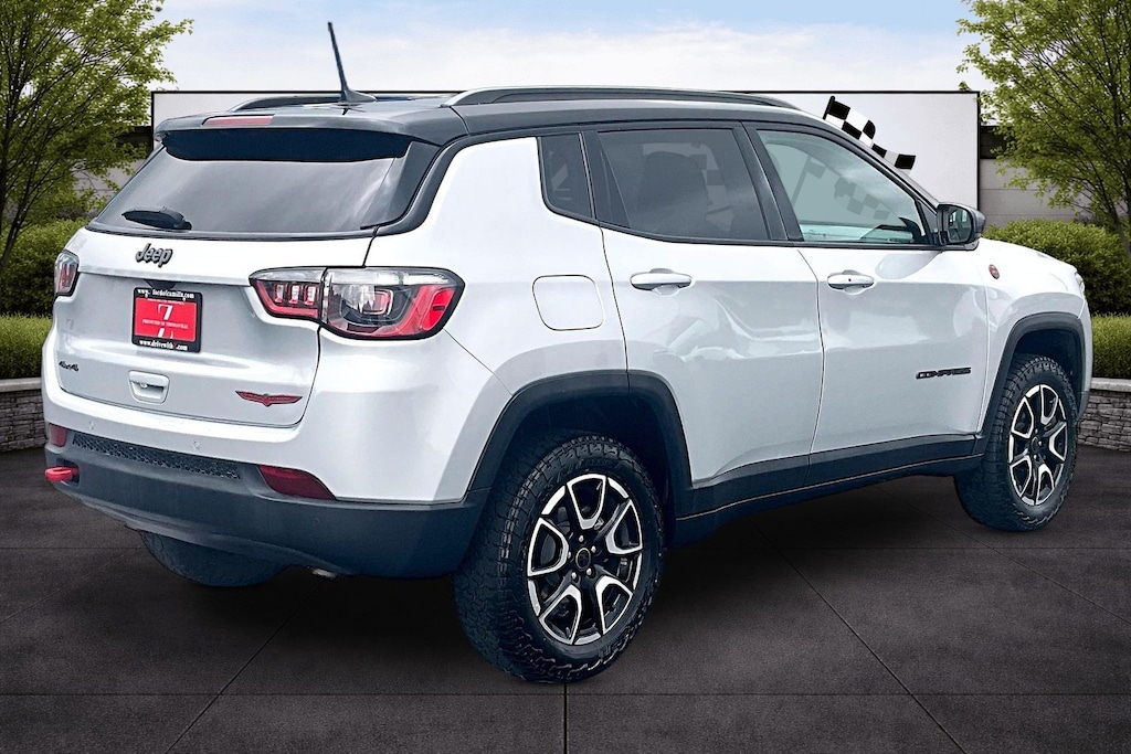 Used 2025 Jeep Compass Trailhawk 4x4 SUV