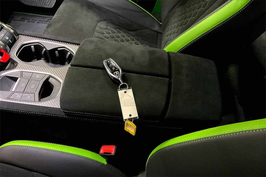 used 2024 Lamborghini Urus car, priced at $320,990