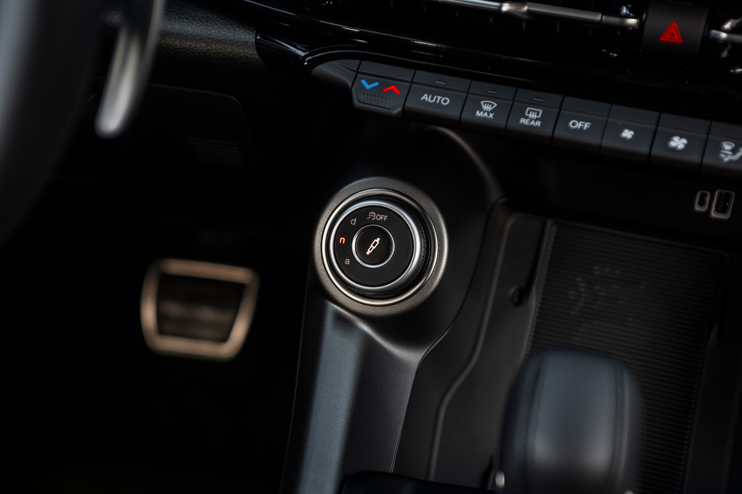 new 2025 Alfa Romeo Tonale car, priced at $57,630