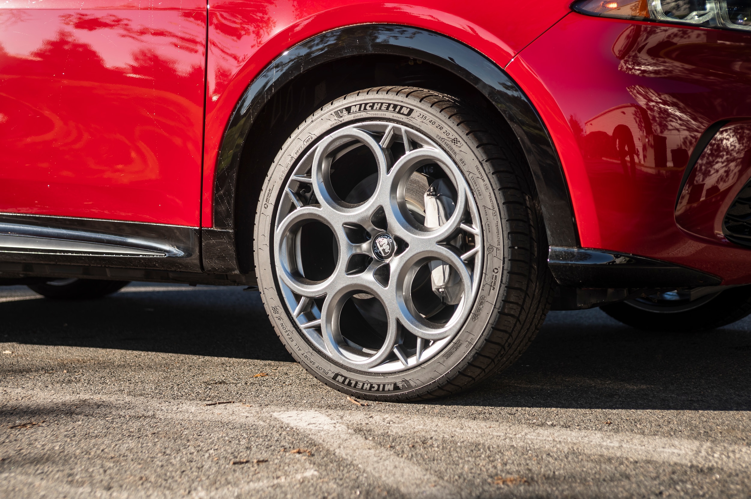 new 2025 Alfa Romeo Tonale Hybrid car, priced at $54,125