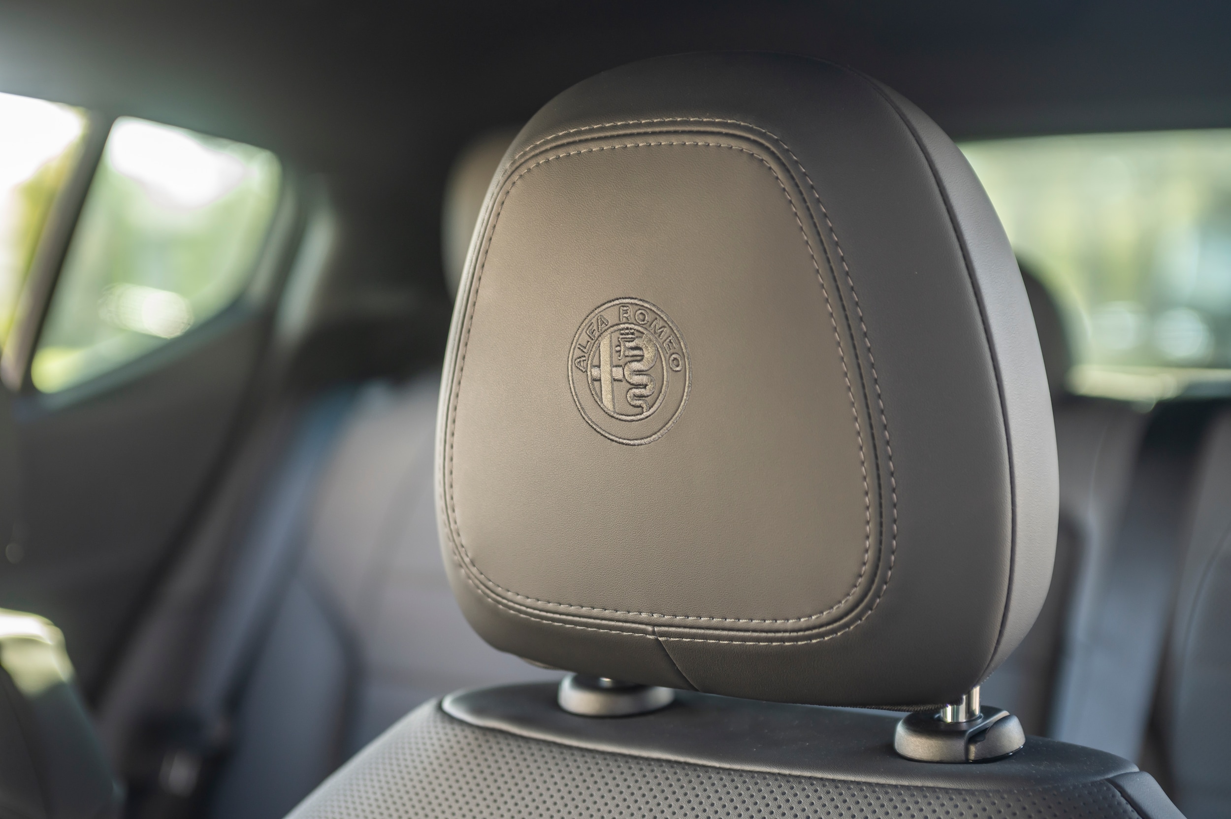 new 2025 Alfa Romeo Tonale Hybrid car, priced at $54,125