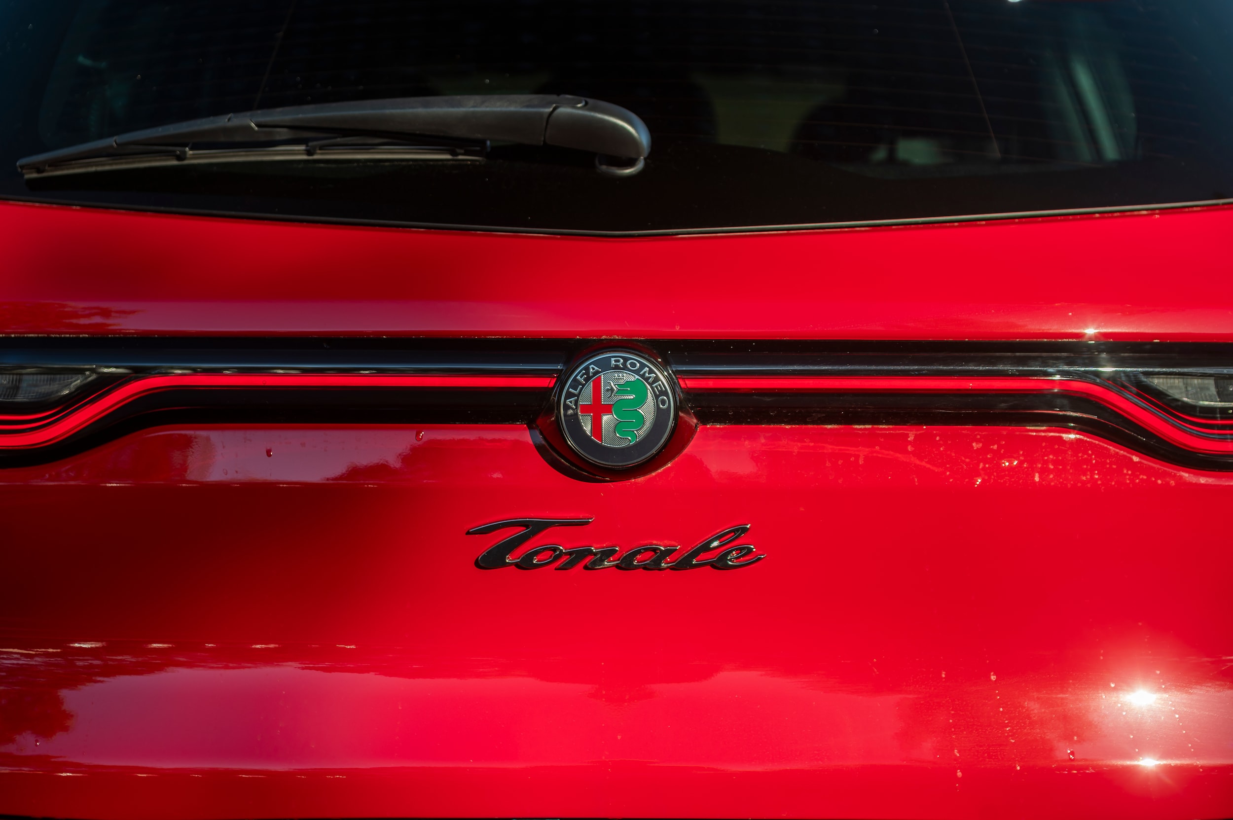new 2025 Alfa Romeo Tonale Hybrid car, priced at $54,125