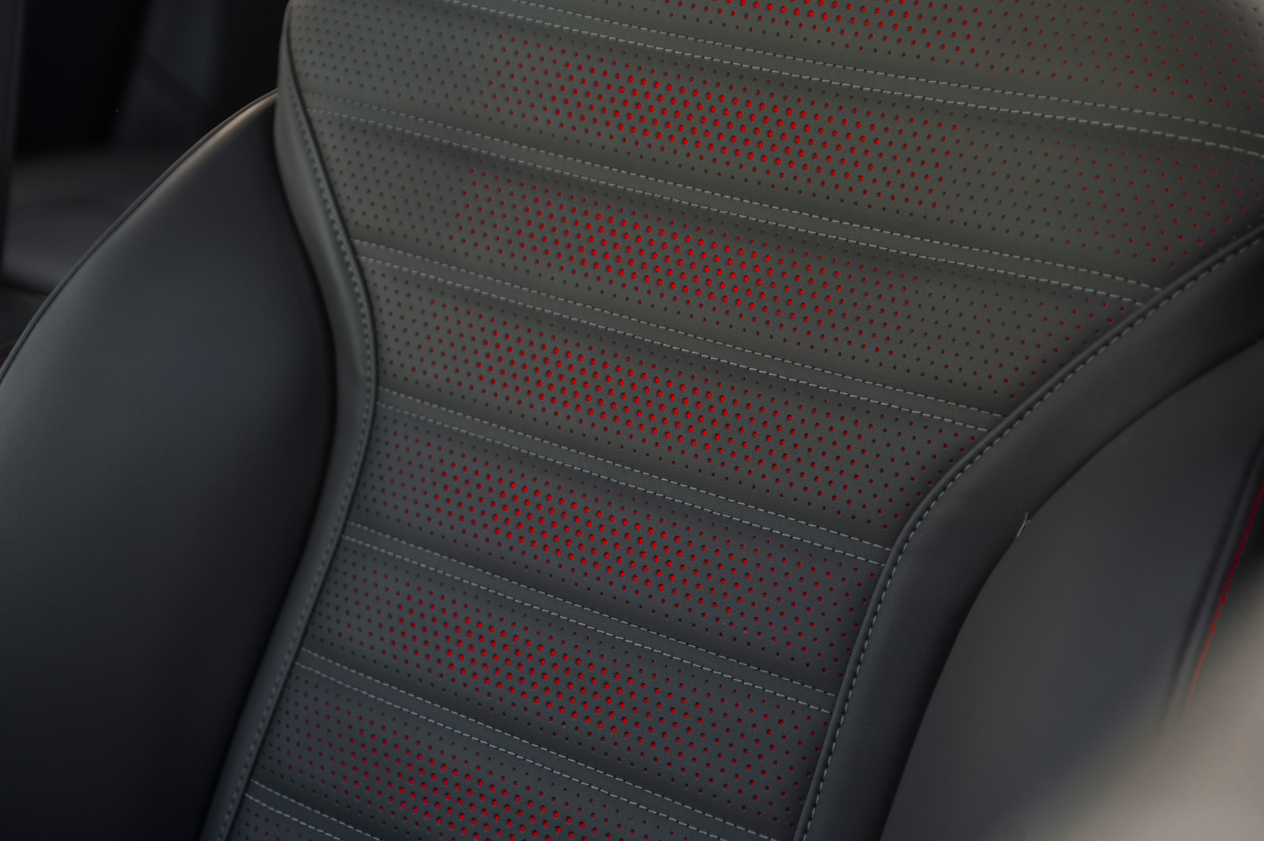 new 2025 Alfa Romeo Tonale car, priced at $57,630