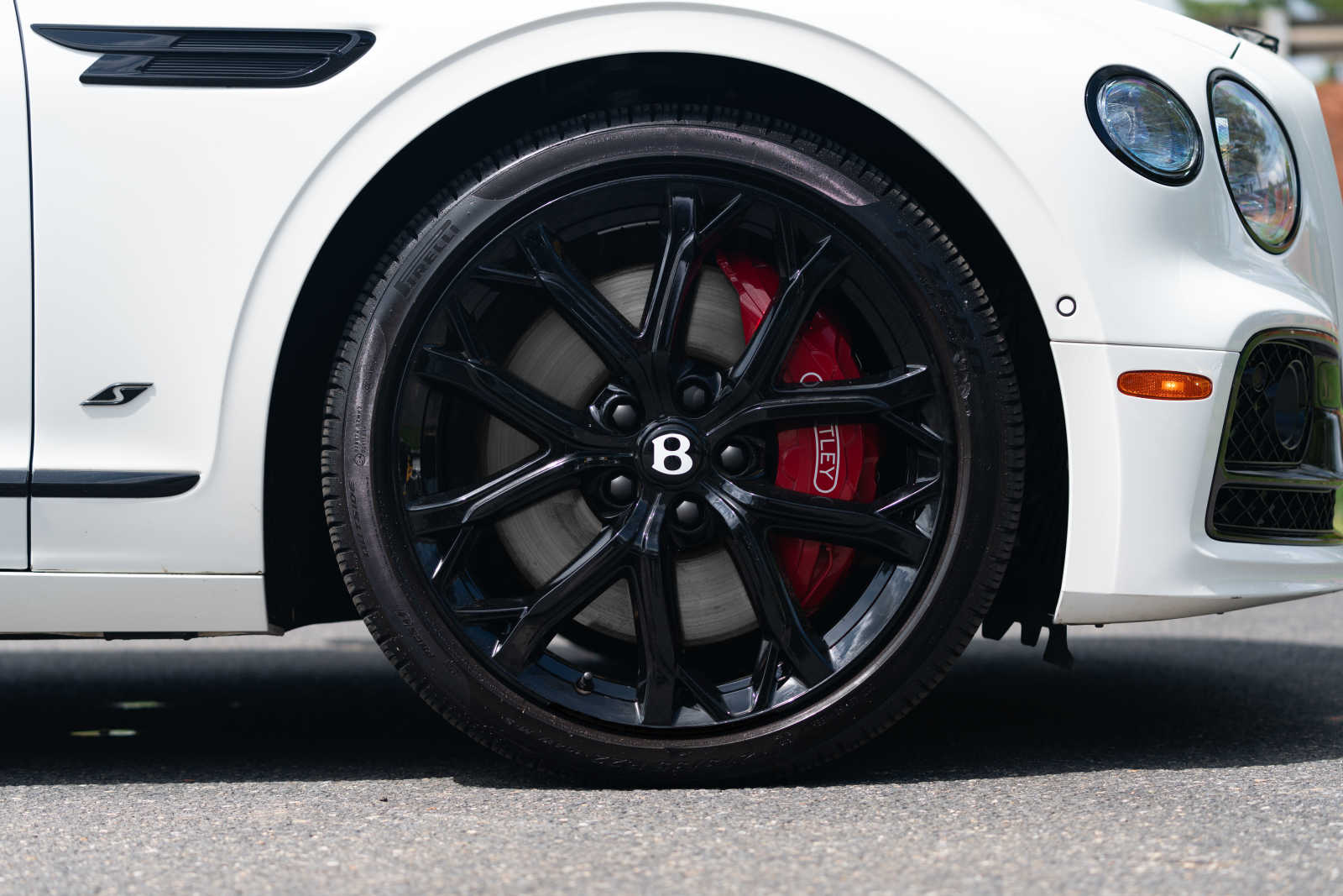used 2023 Bentley Flying Spur car