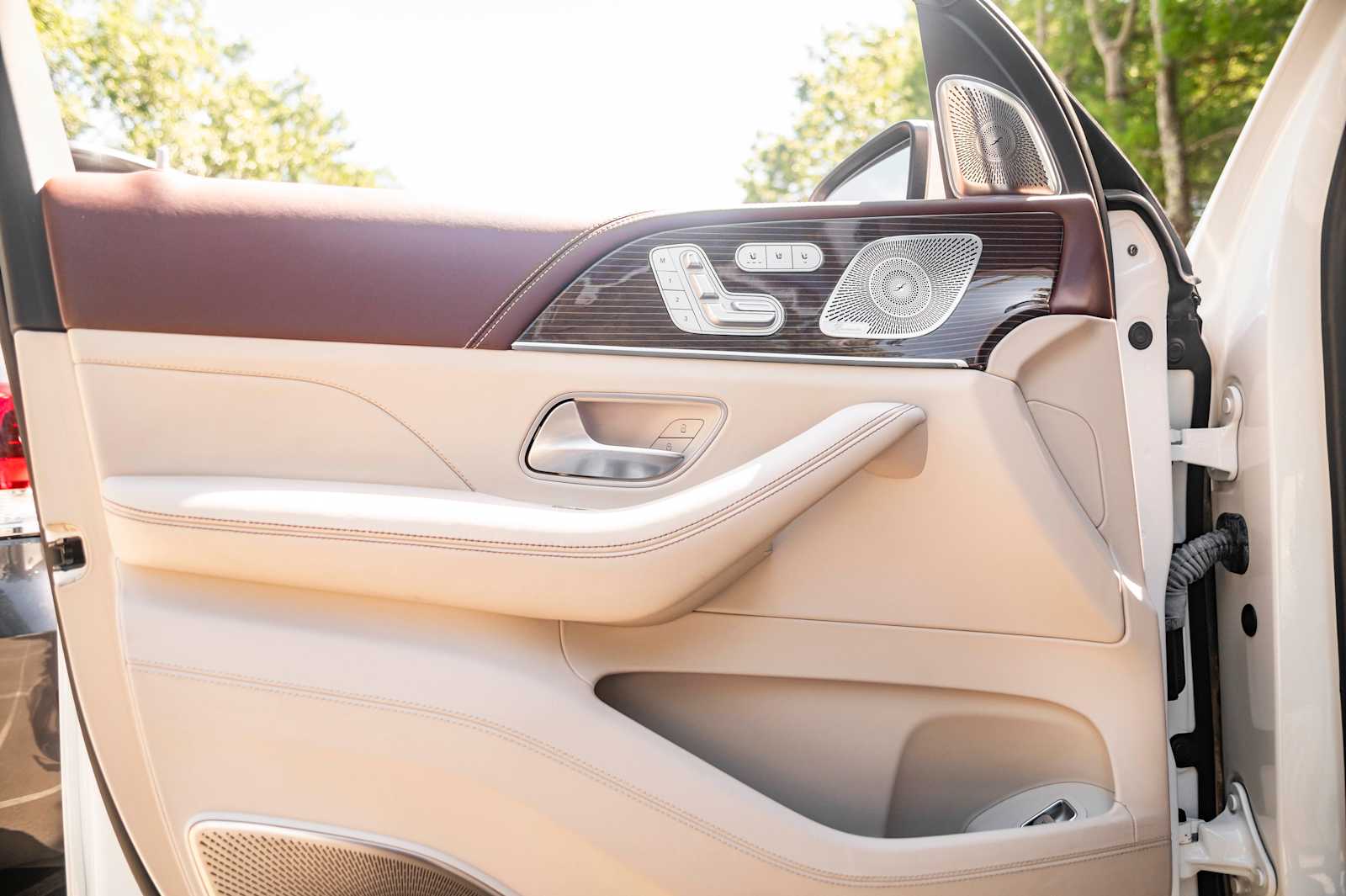 used 2022 Mercedes-Benz Maybach GLS 600 car, priced at $129,998