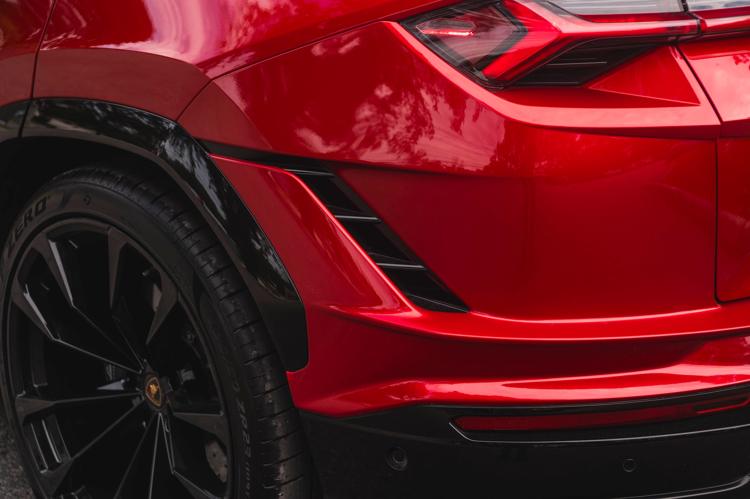 used 2023 Lamborghini Urus car, priced at $246,198