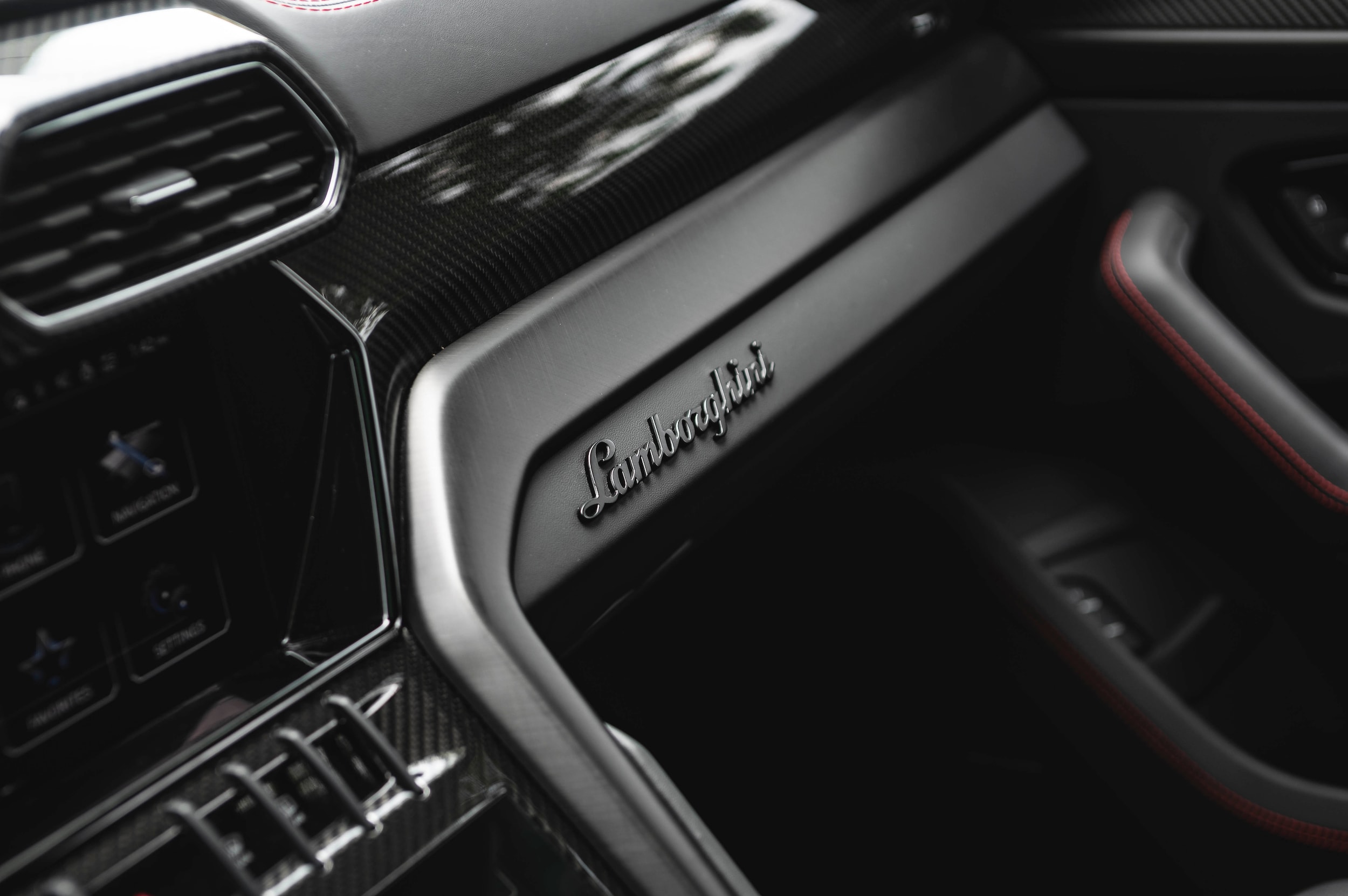 used 2023 Lamborghini Urus car, priced at $246,198