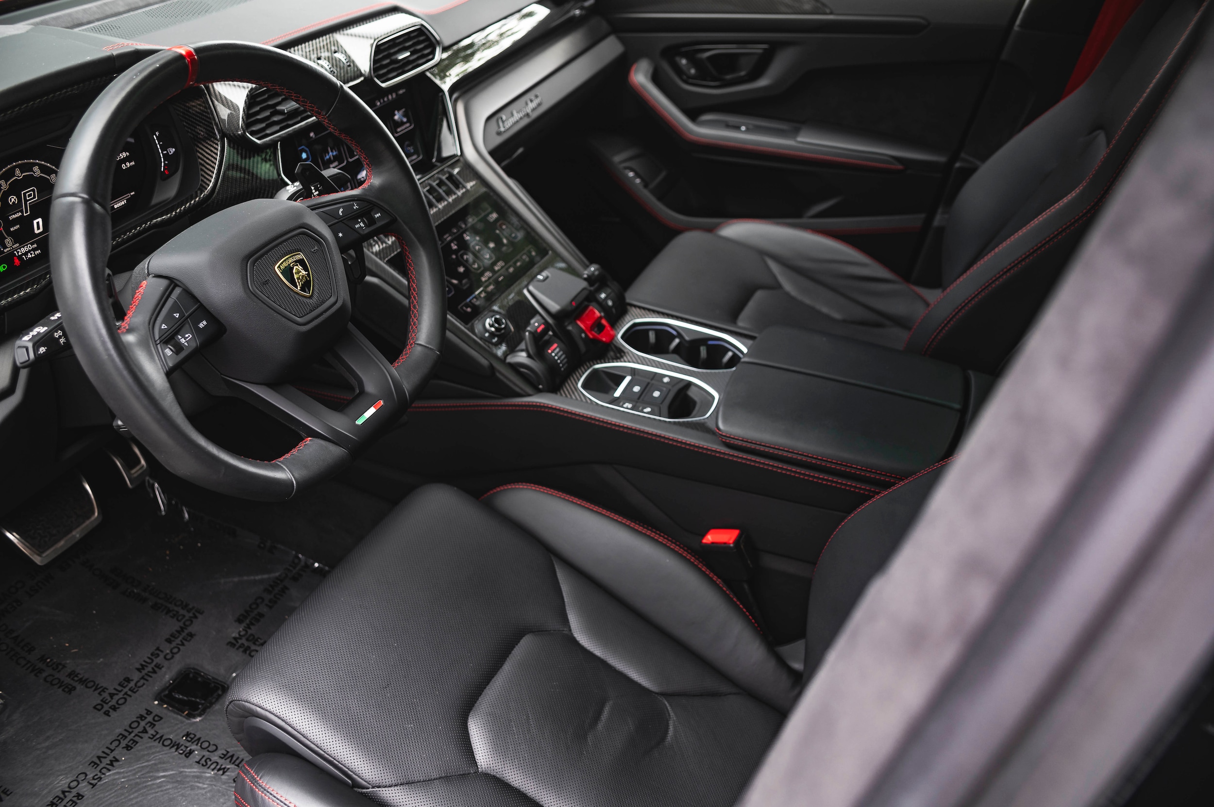 used 2023 Lamborghini Urus car, priced at $246,198
