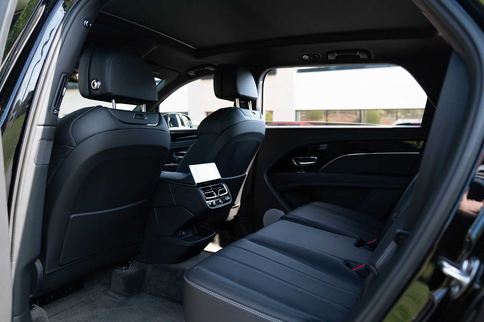 used 2023 Bentley Bentayga EWB car