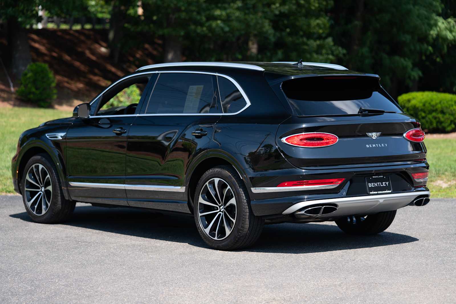 used 2023 Bentley Bentayga EWB car