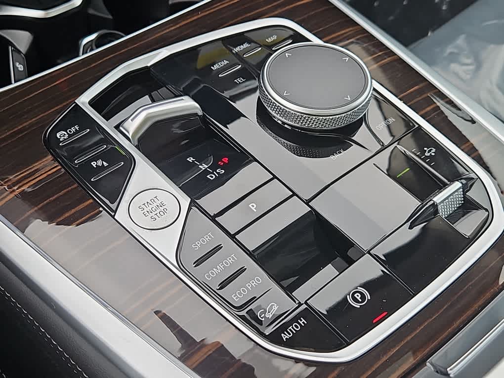 new 2026 BMW X7 car, priced at $92,265