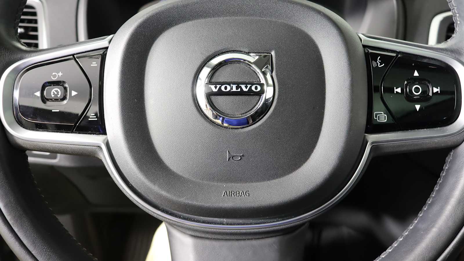 used 2018 Volvo XC90 car, priced at $22,698