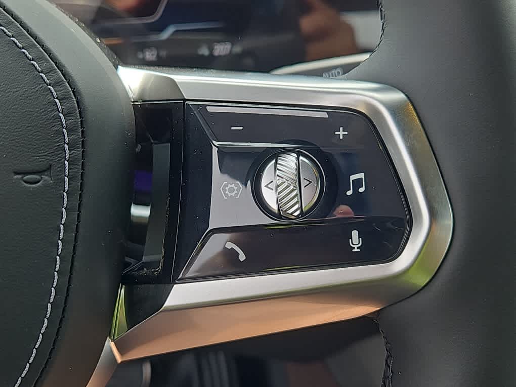 new 2025 BMW i7 car, priced at $141,075