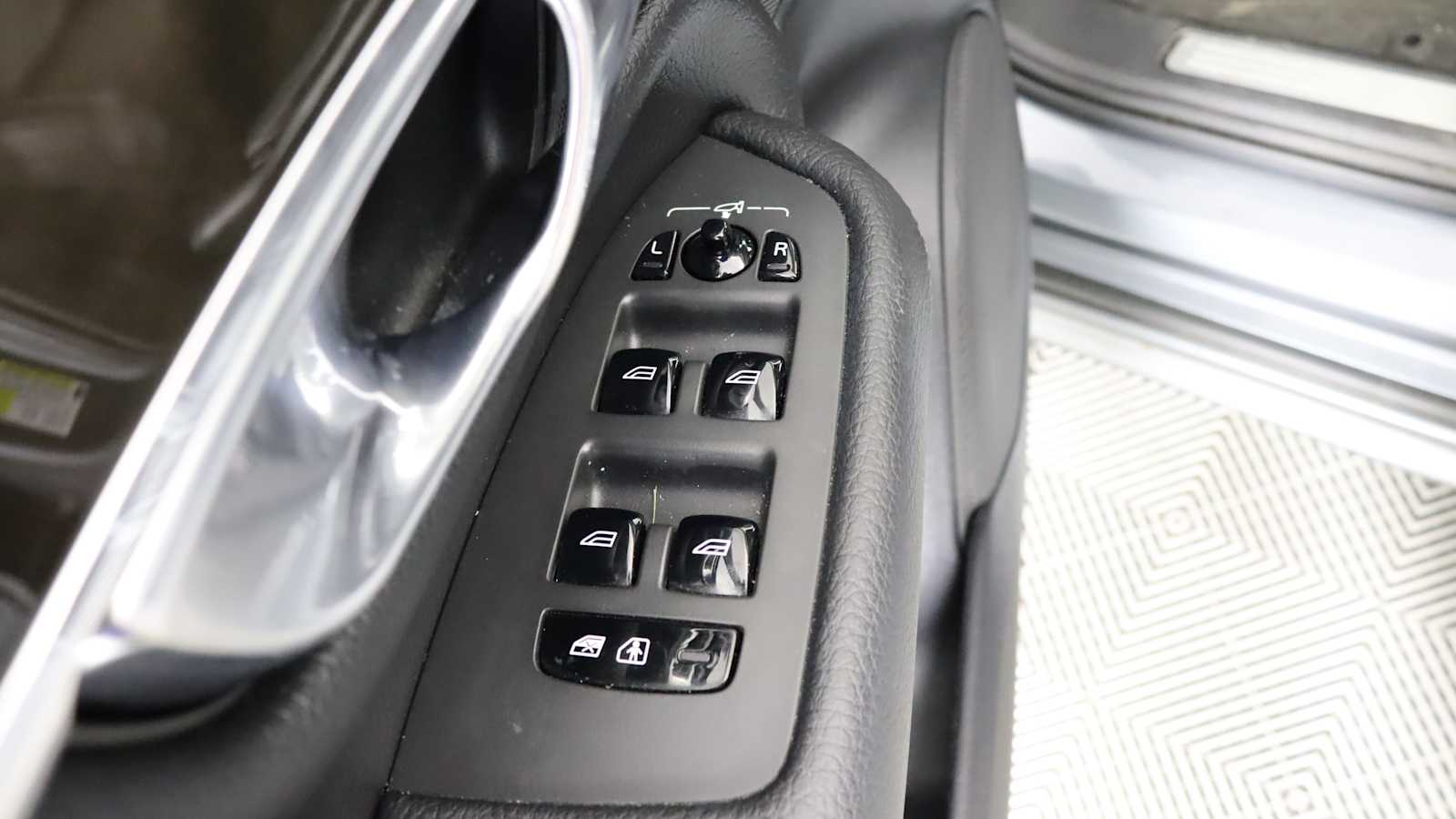 used 2018 Volvo XC90 car, priced at $22,698