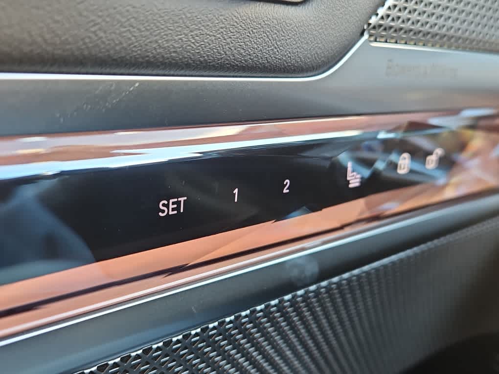 new 2025 BMW 7-Series car, priced at $104,480