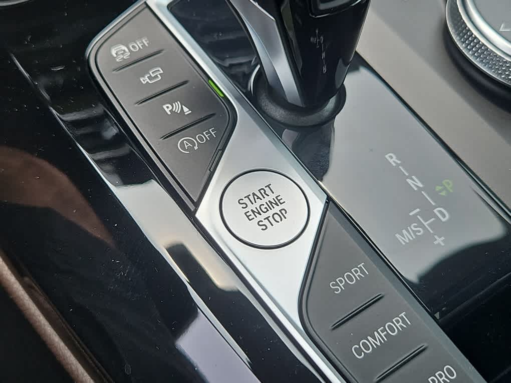 new 2025 BMW X4 car, priced at $64,675