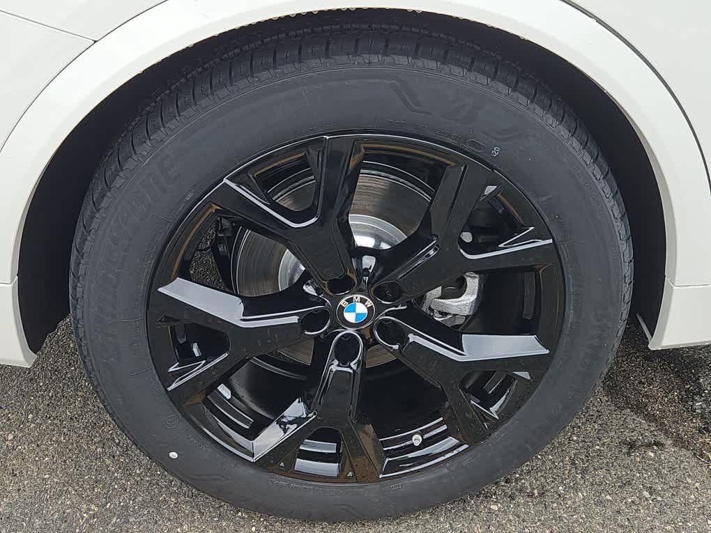 new 2026 BMW X7 car, priced at $92,265