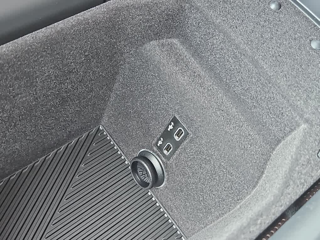 new 2025 BMW 7-Series car, priced at $128,330