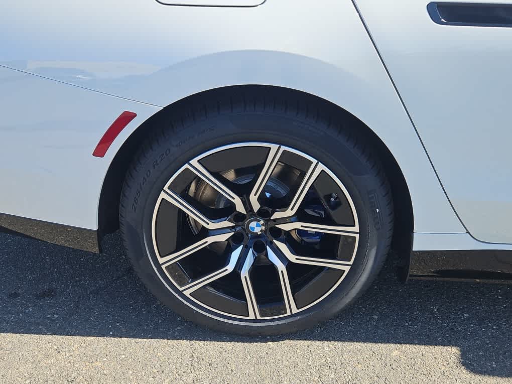 new 2025 BMW i7 car, priced at $127,725