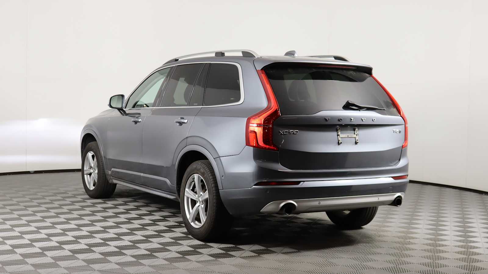 used 2018 Volvo XC90 car, priced at $22,698