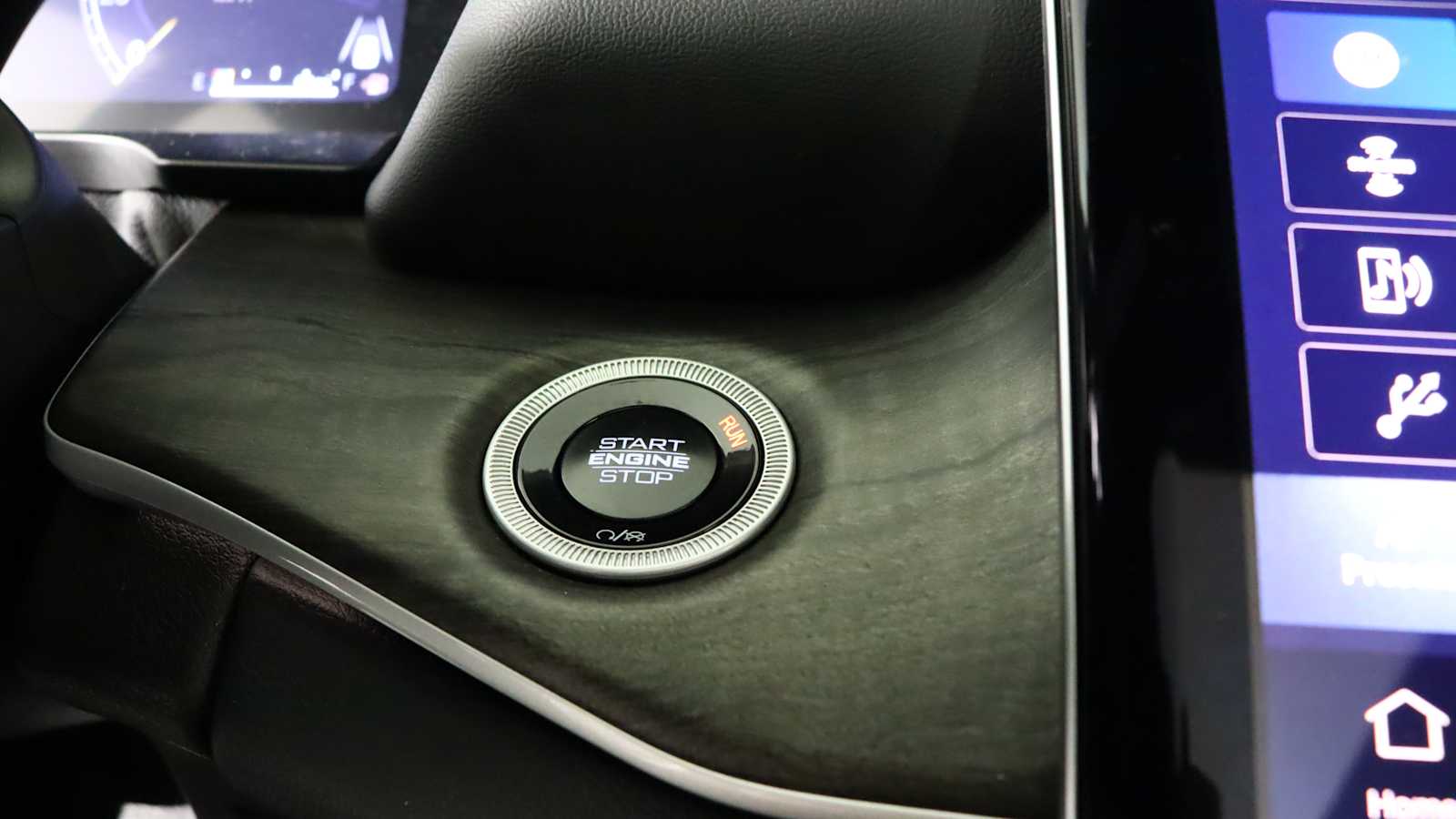 used 2024 Jeep Grand Cherokee car, priced at $36,963