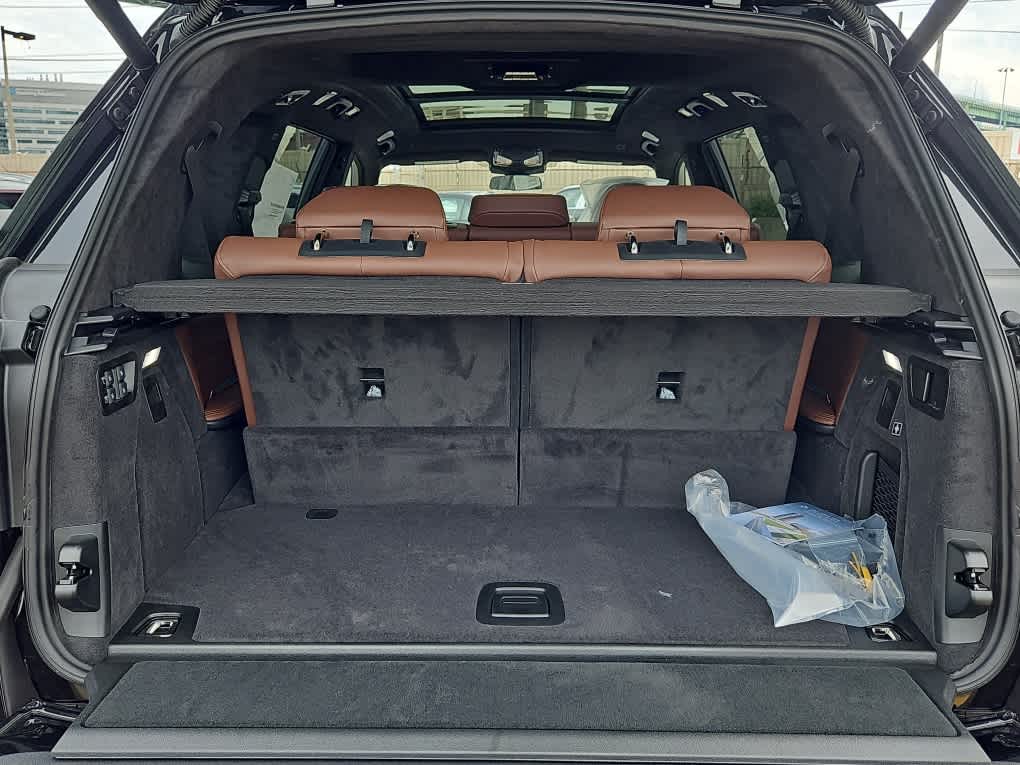 new 2026 BMW X7 car, priced at $125,295