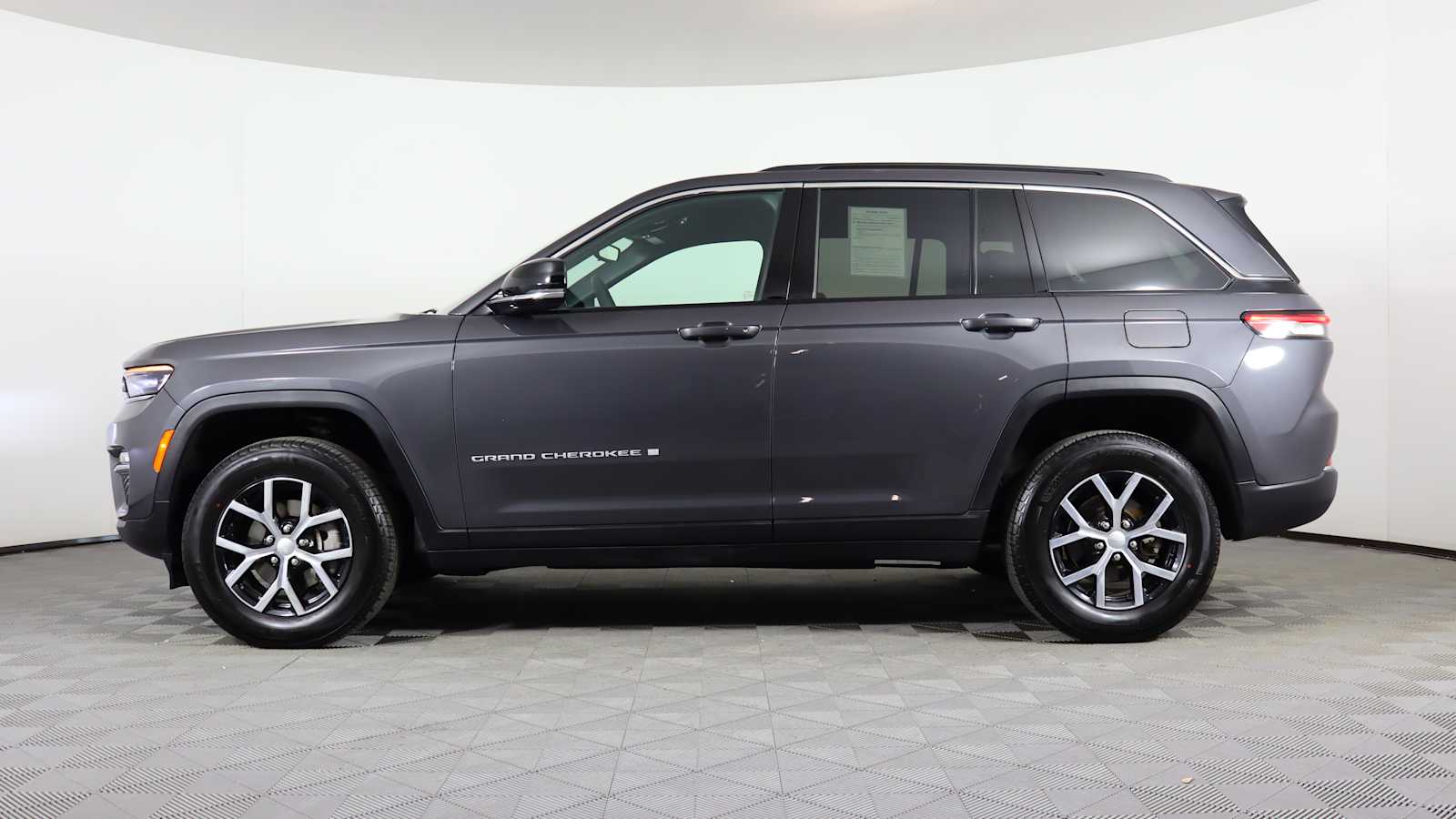 used 2024 Jeep Grand Cherokee car, priced at $36,963