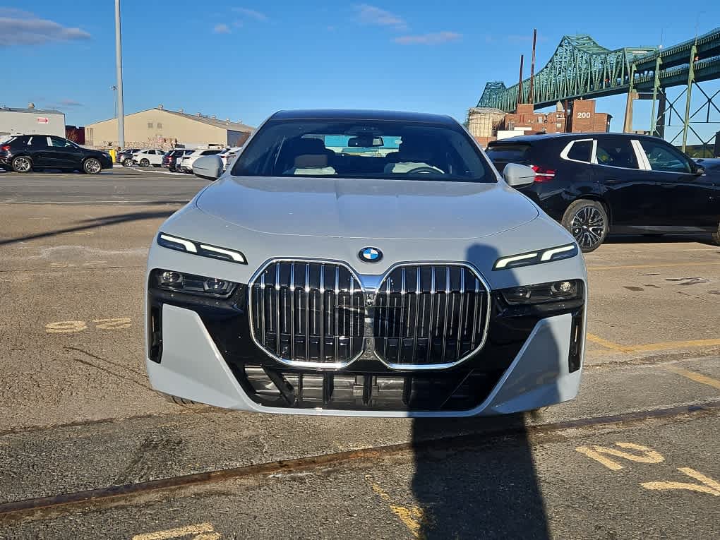 new 2025 BMW 7-Series car, priced at $104,480