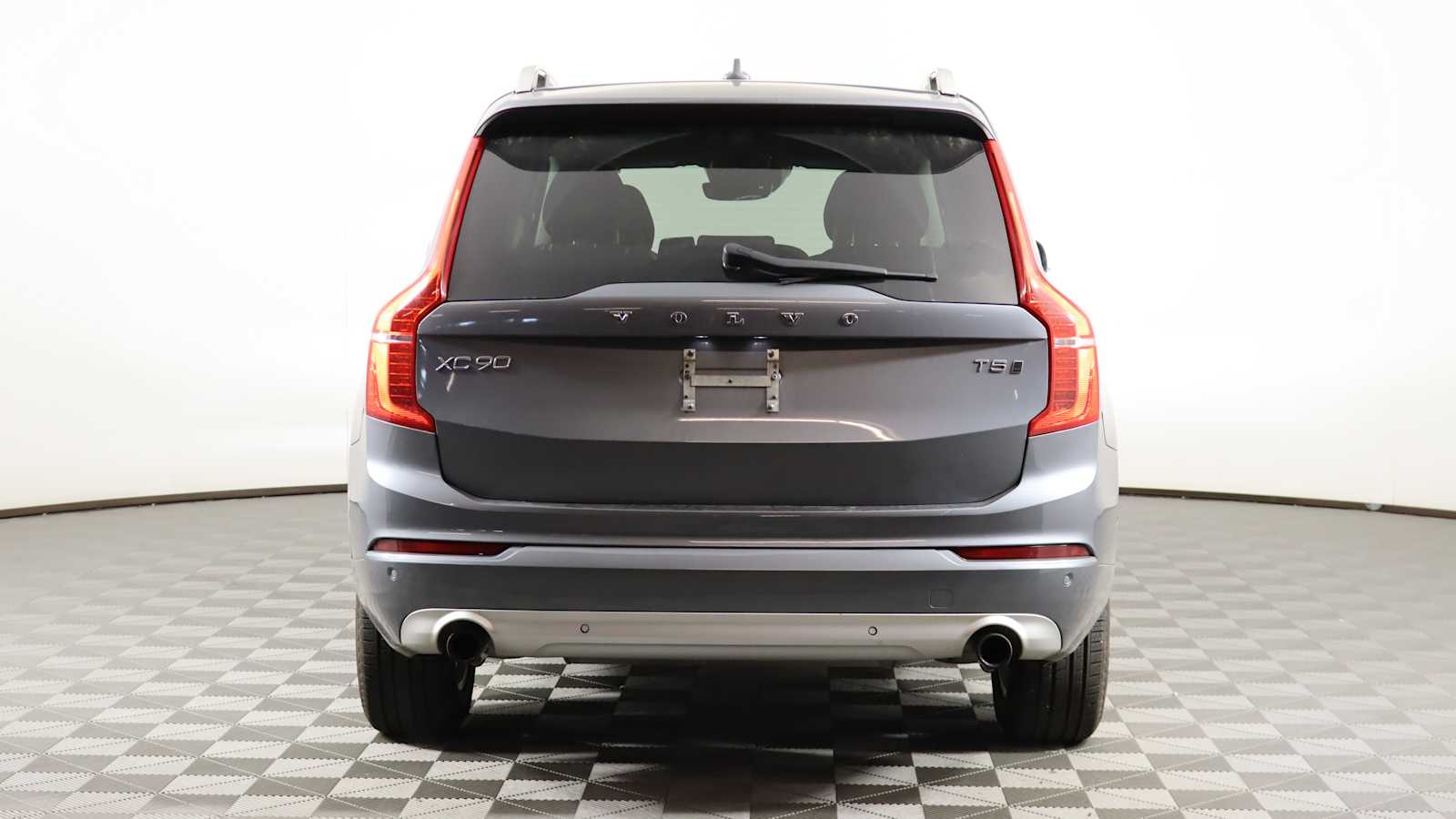 used 2018 Volvo XC90 car, priced at $22,698
