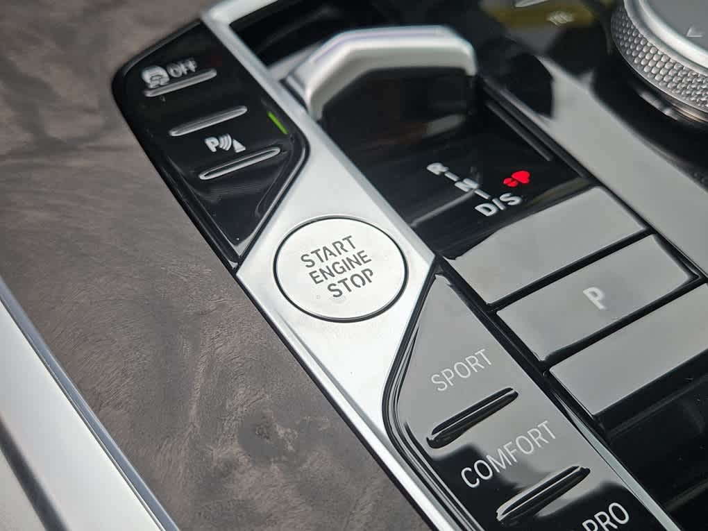 new 2026 BMW X7 car, priced at $94,115